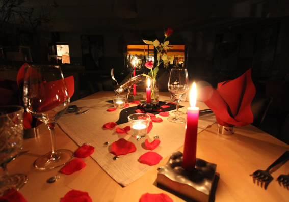 candlelight dinner, candle light dinner, romantisches dinner, geschenk zu valentin, idee zur verlobung, romantischer abend zu zweit, romantisches dinner, malerwinkl candle light dinner, malerwinkel candle light dinner,