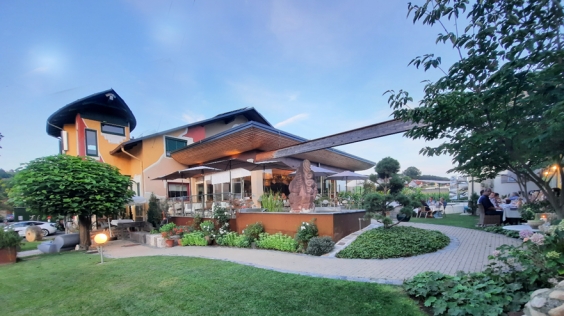 brunch im malerwinkel, malerwinkl brunch, sonntags brunch, �berraschung, vorspeisenbuffet, hauptspeisenbuffet malerwinkl, servierter Brunch, liveband, garten, musik art